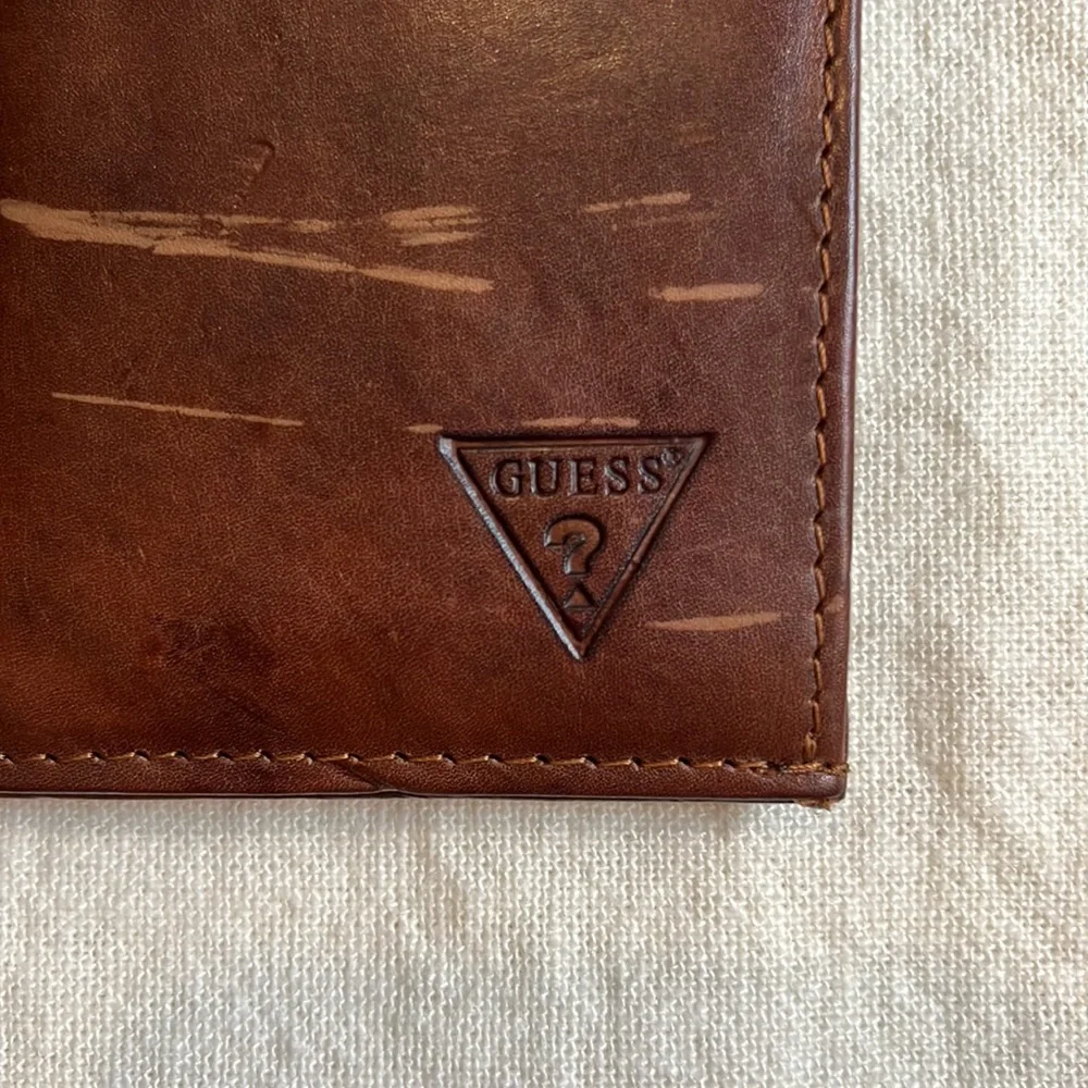 NWT Guess Wallet